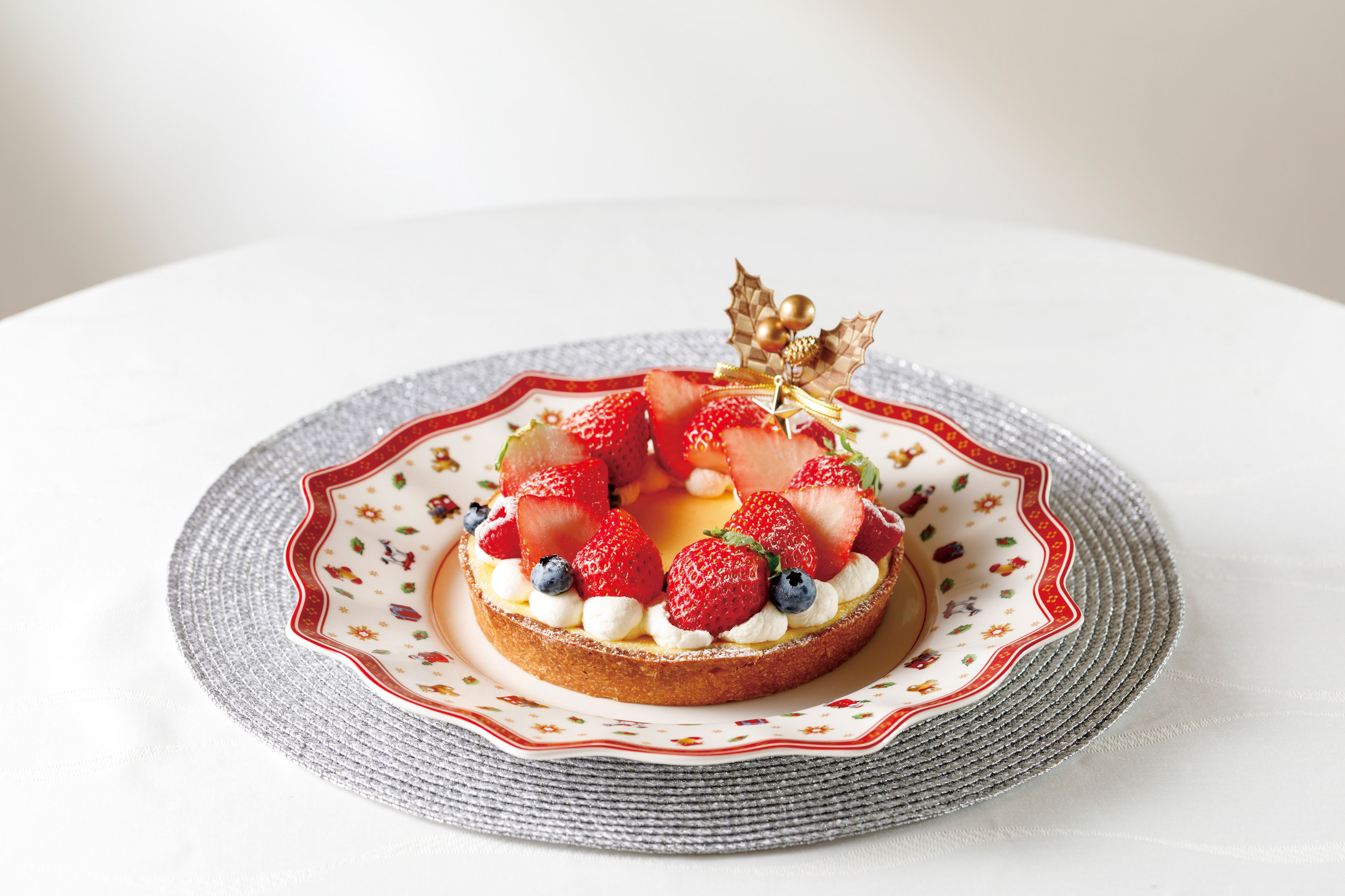 【瑞穂店】いちごたっぷりチーズタルト 5号の写真